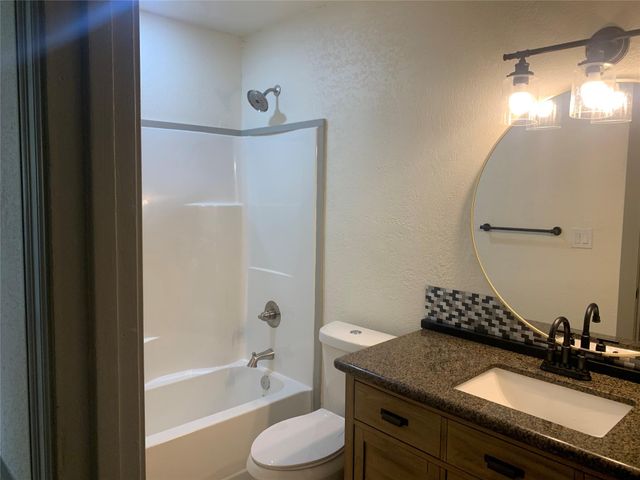 507 Magnolia Street, Lake Jackson, TX 77566
