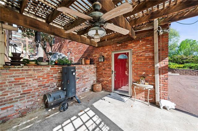 17307 E Courtney Atherton Road, Independence, MO 64058