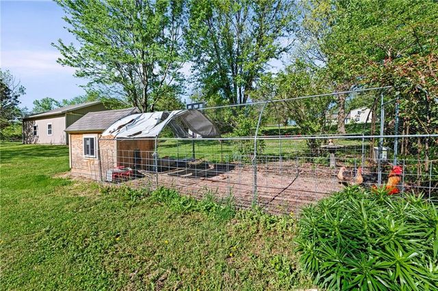 17307 E Courtney Atherton Road, Independence, MO 64058