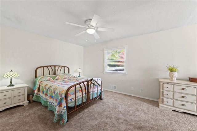 17307 E Courtney Atherton Road, Independence, MO 64058