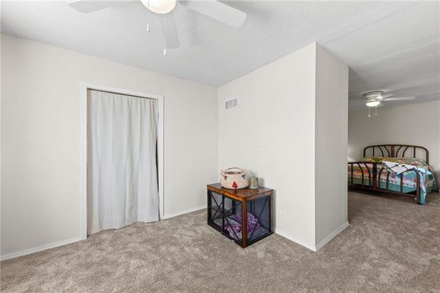 17307 E Courtney Atherton Road, Independence, MO 64058
