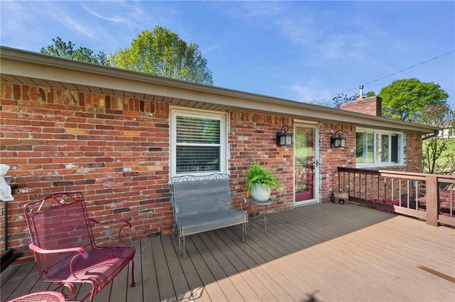 17307 E Courtney Atherton Road, Independence, MO 64058