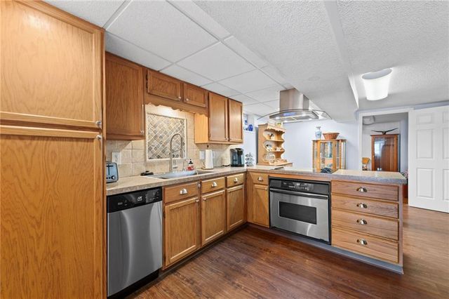 17307 E Courtney Atherton Road, Independence, MO 64058