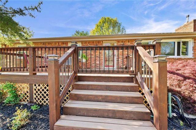 17307 E Courtney Atherton Road, Independence, MO 64058