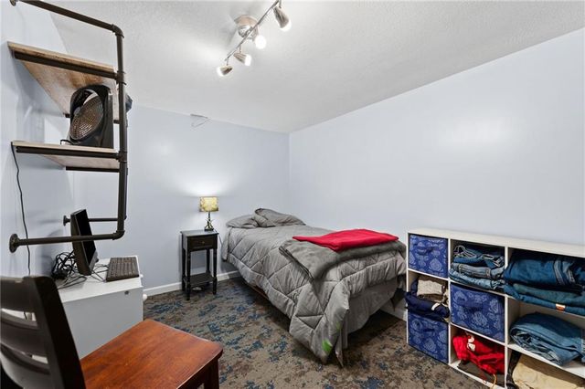 17307 E Courtney Atherton Road, Independence, MO 64058