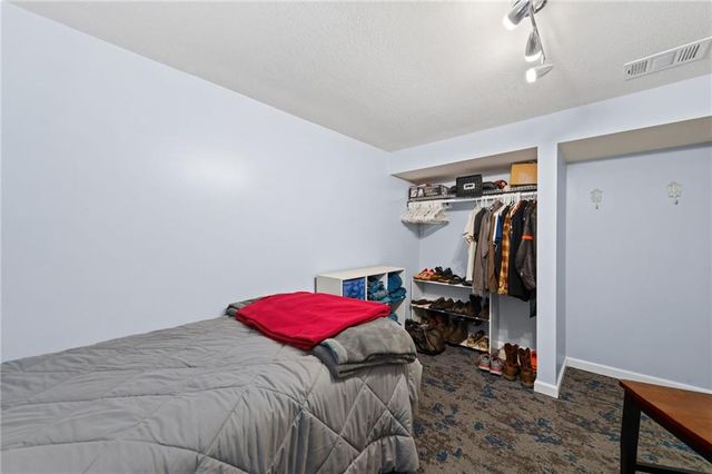 17307 E Courtney Atherton Road, Independence, MO 64058