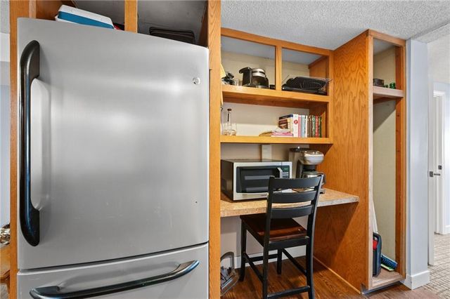 17307 E Courtney Atherton Road, Independence, MO 64058