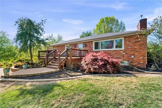 17307 E Courtney Atherton Road, Independence, MO 64058