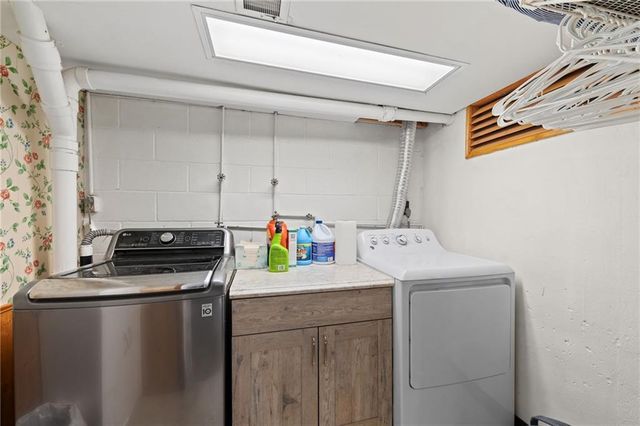 17307 E Courtney Atherton Road, Independence, MO 64058