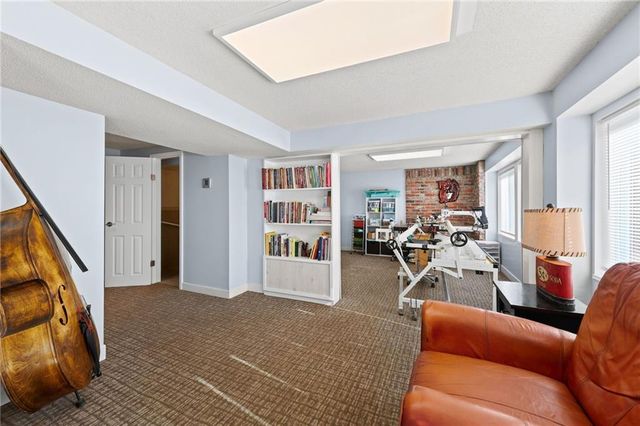 17307 E Courtney Atherton Road, Independence, MO 64058