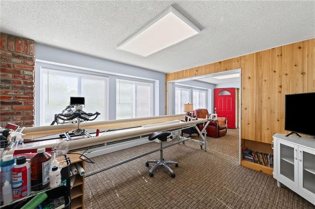 17307 E Courtney Atherton Road, Independence, MO 64058