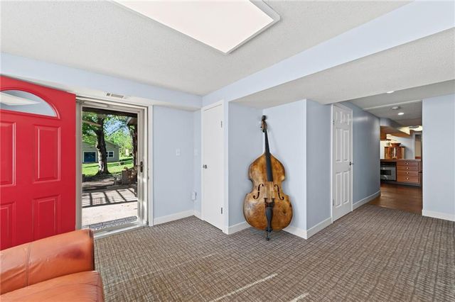 17307 E Courtney Atherton Road, Independence, MO 64058