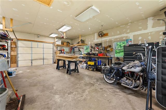 17307 E Courtney Atherton Road, Independence, MO 64058