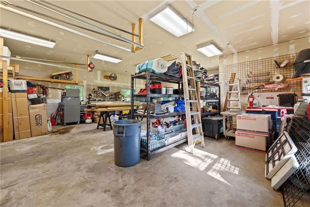 17307 E Courtney Atherton Road, Independence, MO 64058