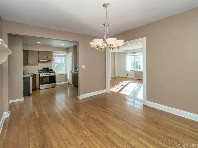 25 Princeton Street, Williston Park, NY 11596