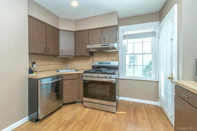 25 Princeton Street, Williston Park, NY 11596