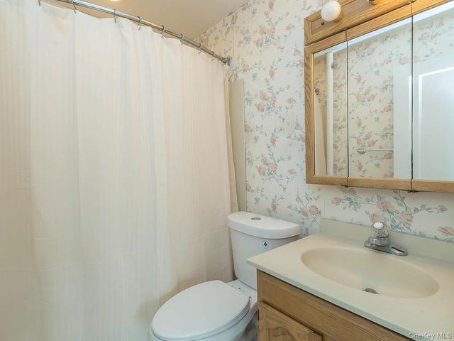 25 Princeton Street, Williston Park, NY 11596