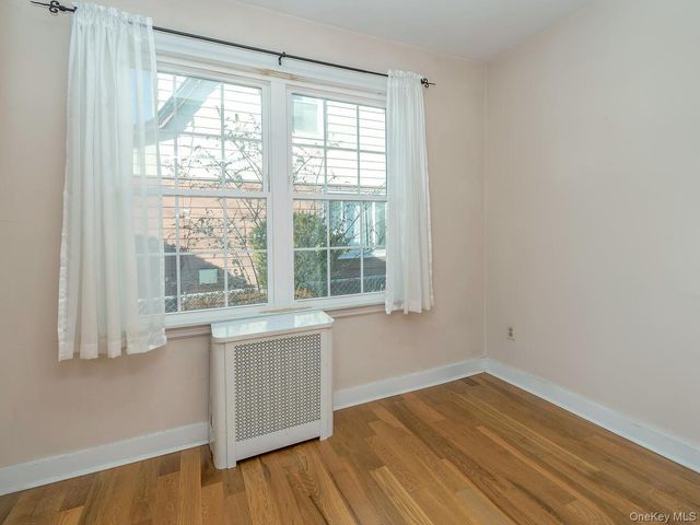 25 Princeton Street, Williston Park, NY 11596