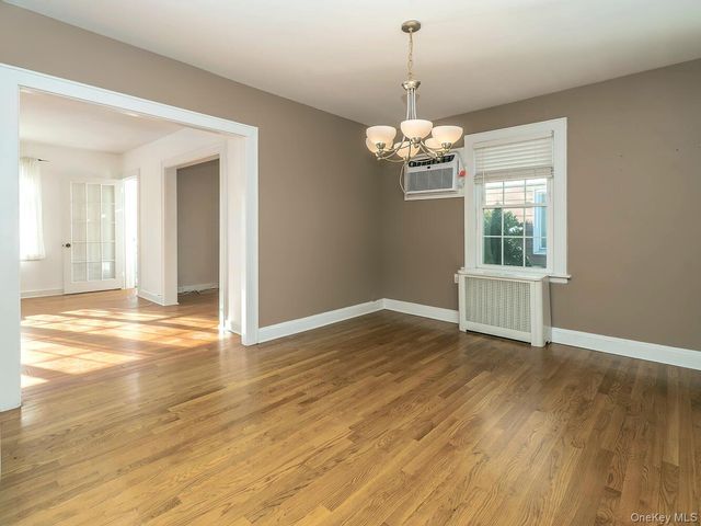 25 Princeton Street, Williston Park, NY 11596
