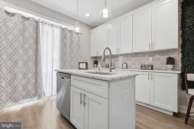 1411 S TAYLOR ST, Philadelphia, PA 19146