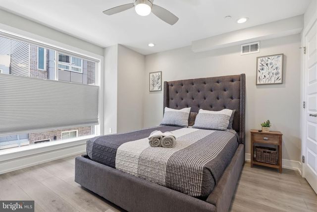 1411 S TAYLOR ST, Philadelphia, PA 19146