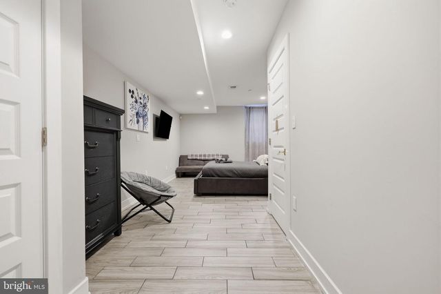 1411 S TAYLOR ST, Philadelphia, PA 19146