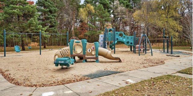 969 Creekwood Drive N, Champlin, MN 55316