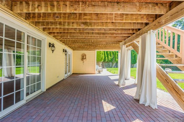 3 Dover Court, Wading River, NY 11792
