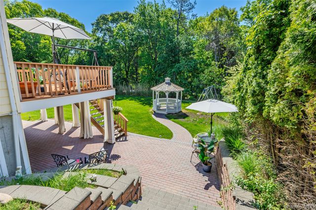 3 Dover Court, Wading River, NY 11792