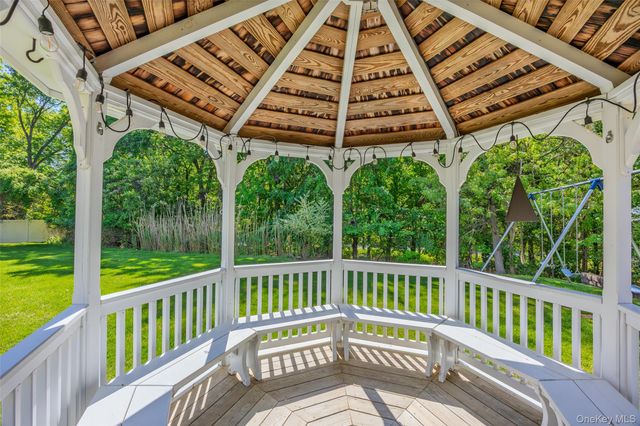 3 Dover Court, Wading River, NY 11792