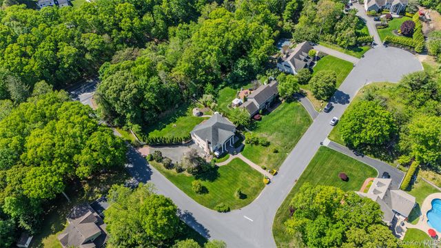 3 Dover Court, Wading River, NY 11792