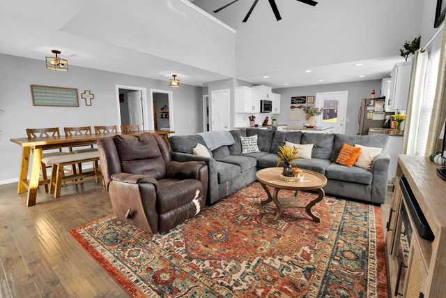 506 S Gauge Street, Willard, MO 65781