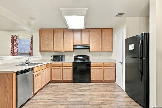 8119 Thicket Pass, San Antonio, TX 78254