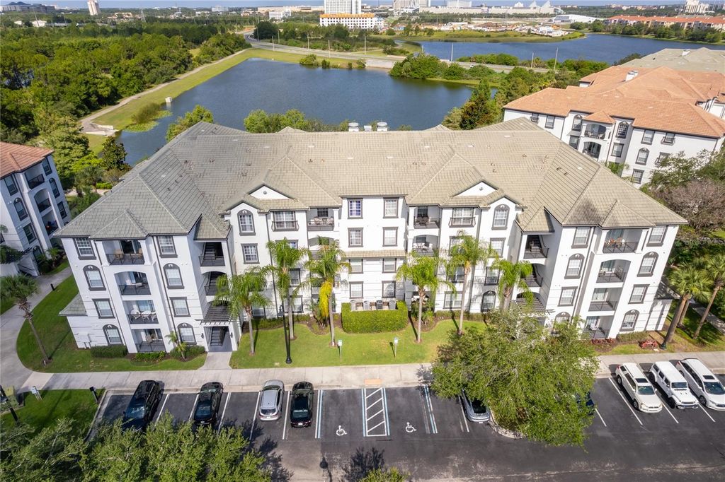 Image 1 of property listing at 4102 BREAKVIEW DRIVE 40203, Orlando, FL 32819