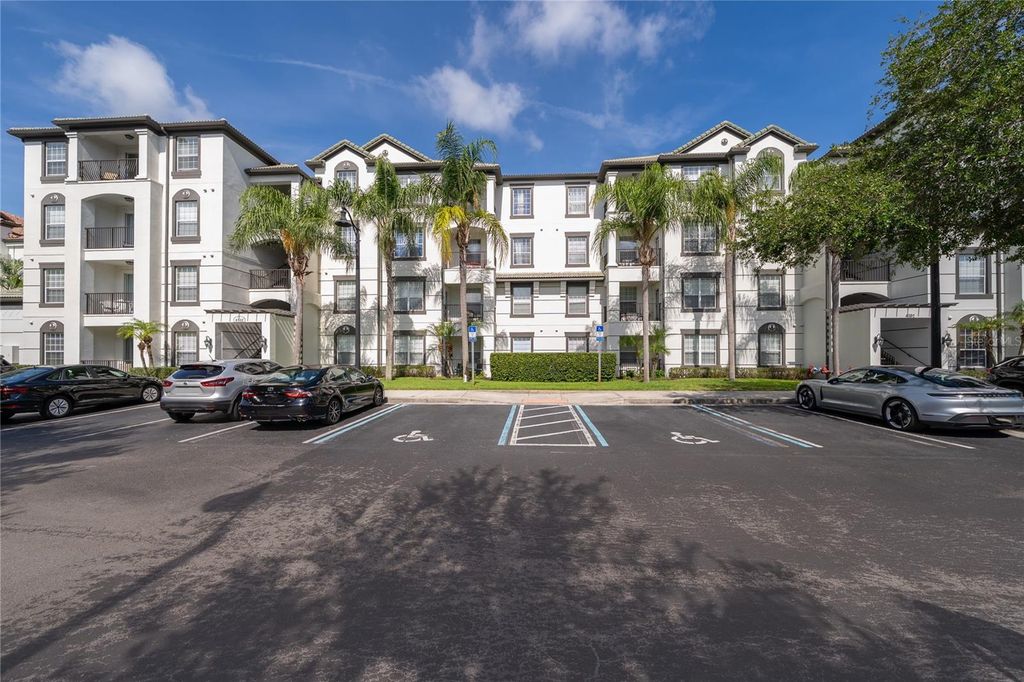 Image 13 of property listing at 4102 BREAKVIEW DRIVE 40203, Orlando, FL 32819