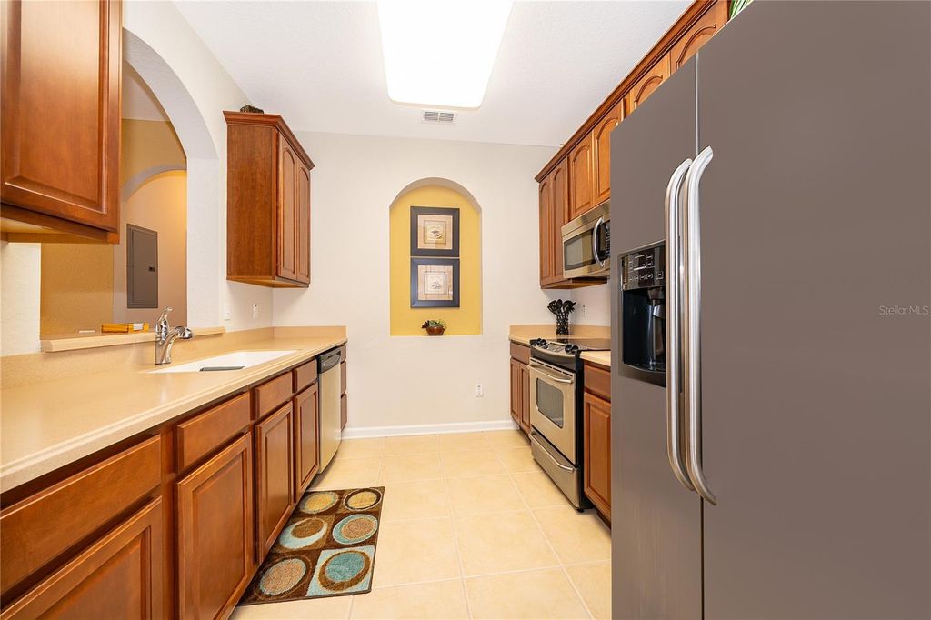 Image 17 of property listing at 4102 BREAKVIEW DRIVE 40203, Orlando, FL 32819