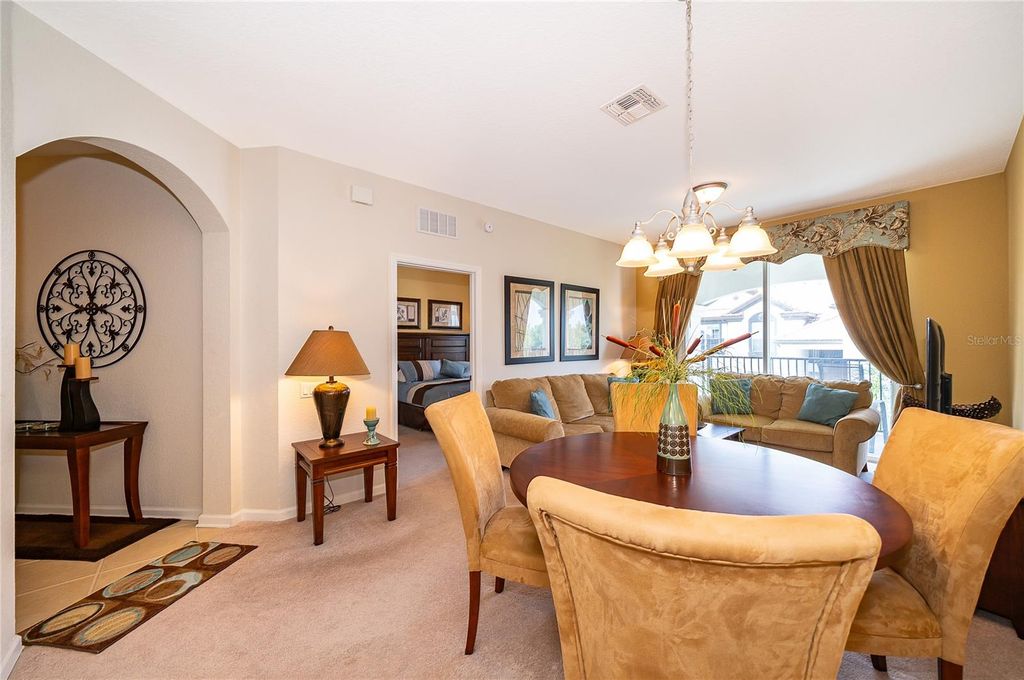 Image 20 of property listing at 4102 BREAKVIEW DRIVE 40203, Orlando, FL 32819