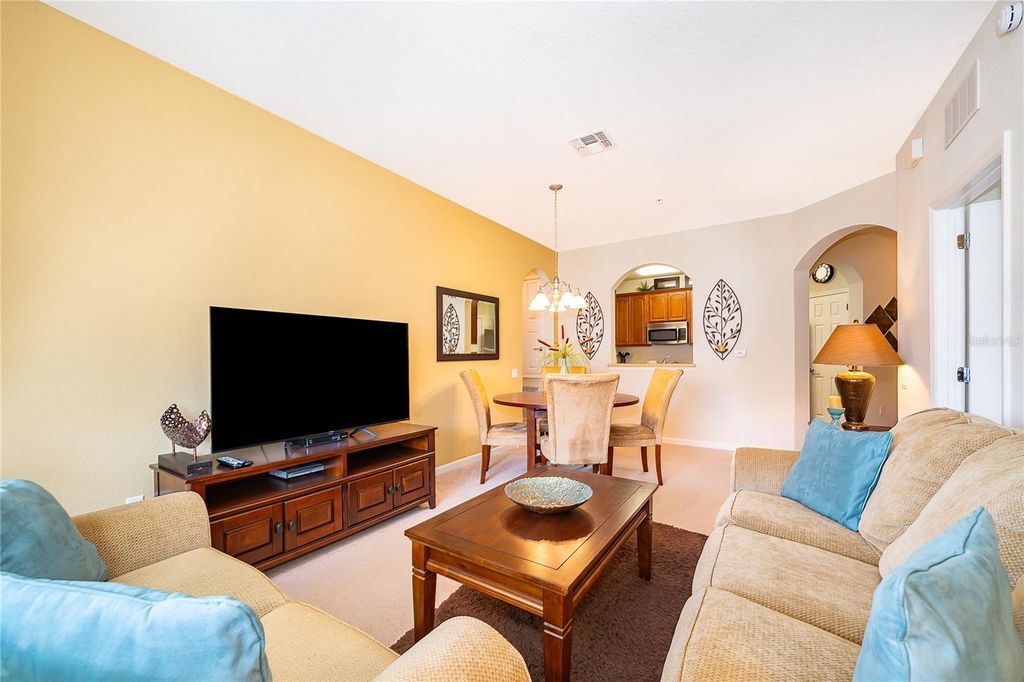 Image 23 of property listing at 4102 BREAKVIEW DRIVE 40203, Orlando, FL 32819