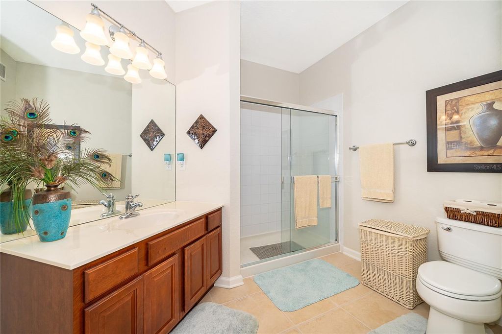 Image 25 of property listing at 4102 BREAKVIEW DRIVE 40203, Orlando, FL 32819