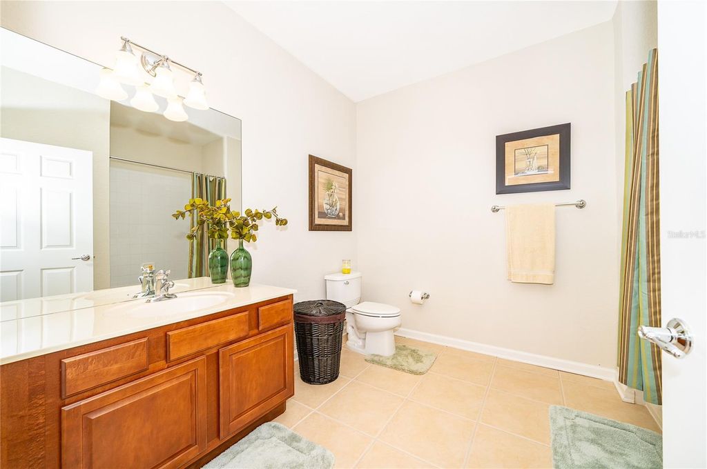 Image 26 of property listing at 4102 BREAKVIEW DRIVE 40203, Orlando, FL 32819