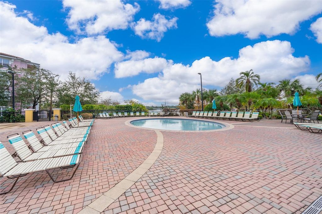 Image 40 of property listing at 4102 BREAKVIEW DRIVE 40203, Orlando, FL 32819