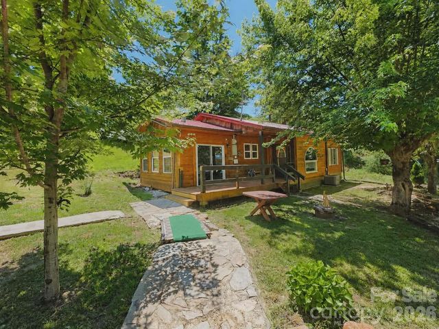 92 Buchanan Drive, Bakersville, NC 28705
