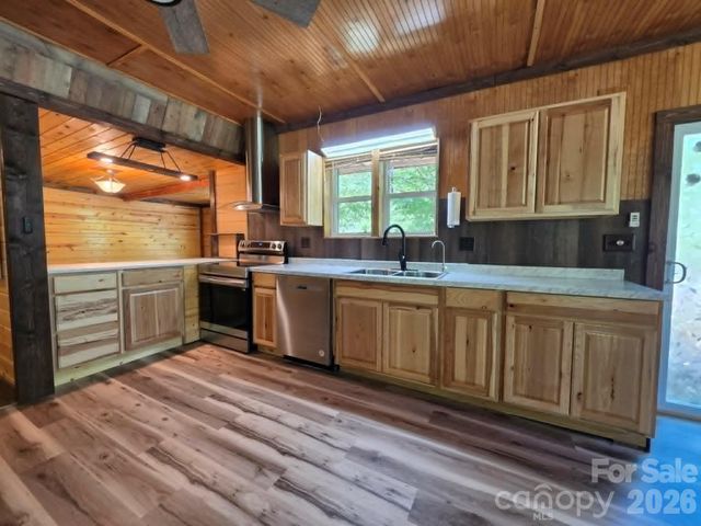 92 Buchanan Drive, Bakersville, NC 28705