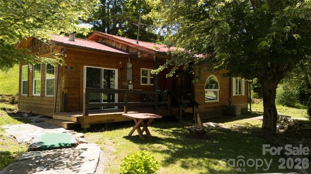 92 Buchanan Drive, Bakersville, NC 28705