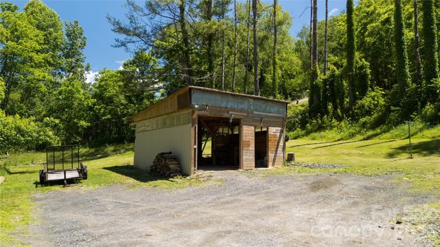 92 Buchanan Drive, Bakersville, NC 28705