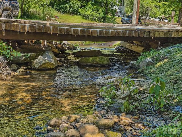 92 Buchanan Drive, Bakersville, NC 28705