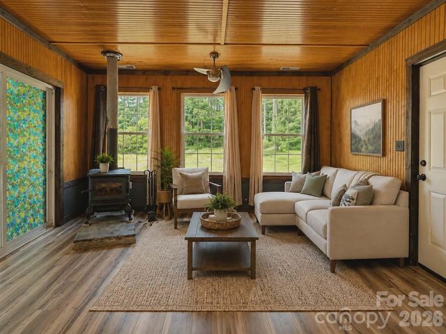 92 Buchanan Drive, Bakersville, NC 28705