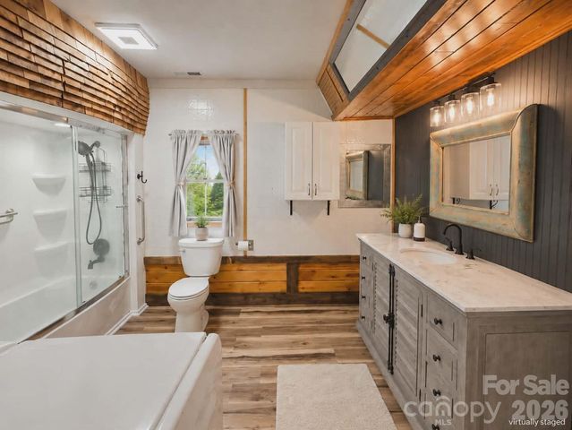 92 Buchanan Drive, Bakersville, NC 28705