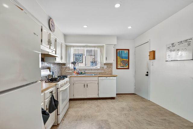 7218 W Wrightwood Avenue 111, Elmwood Park, IL 60707