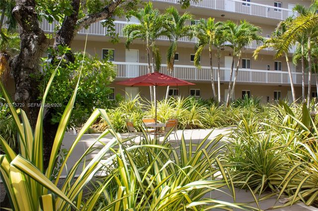 7860 Camino Real L-406, Miami, FL 33143